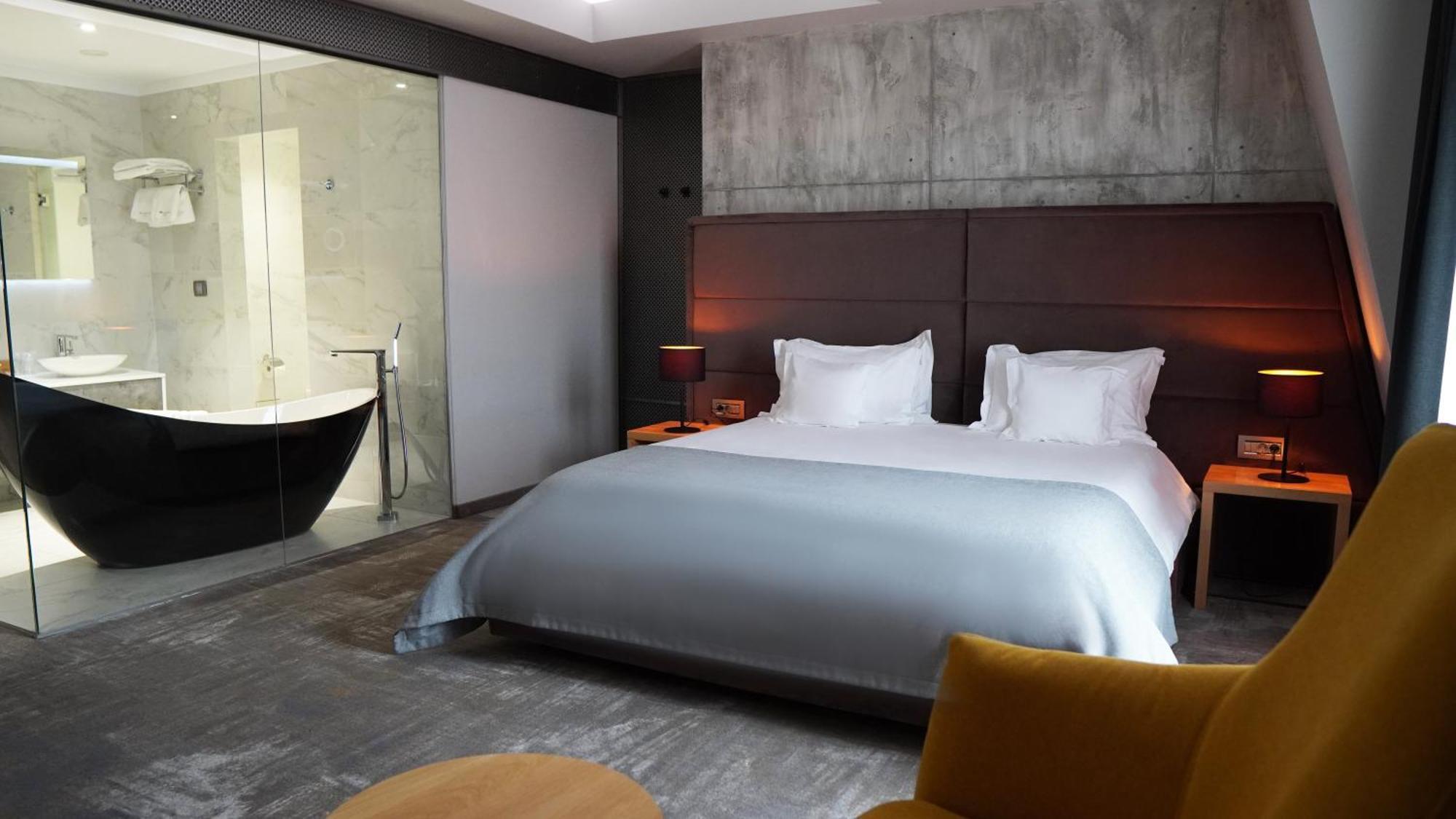 Aniroc Signature Hotel Арад Екстериор снимка A bedroom at the hotel