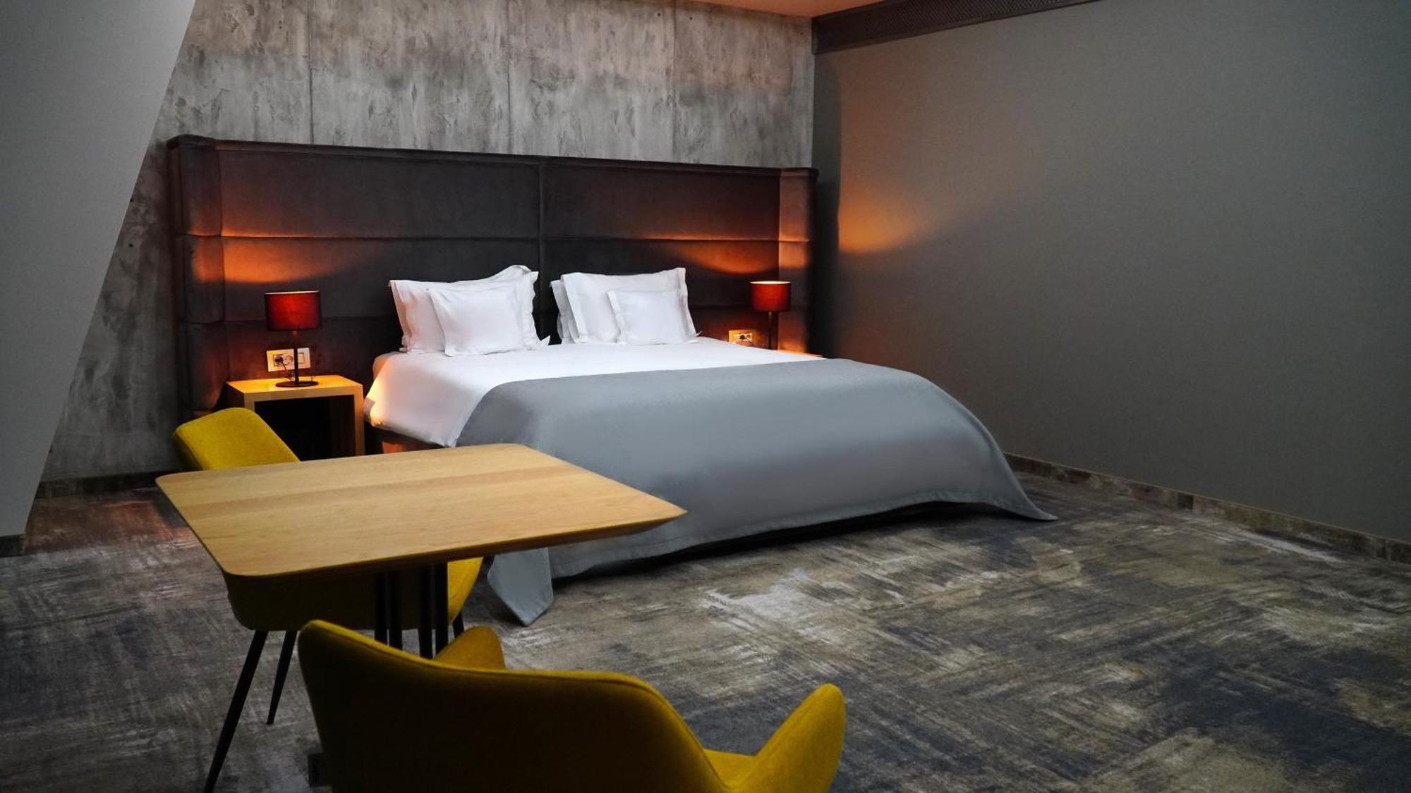 Aniroc Signature Hotel Арад Екстериор снимка A room at the hotel